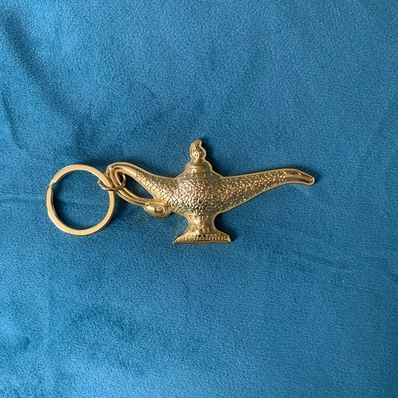 Aladdin Genie Magic Lamp Gold Keychain - Picture 10 of 10